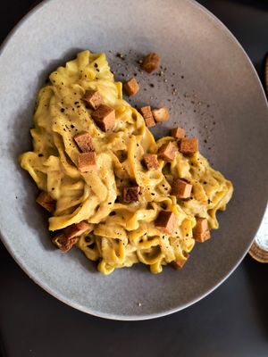 Carbonara at Black Sheep Raw • Vegan Lab & Bistrot in Trento