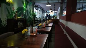 Atmosphere at Pi Vegetarian Bistro in Ho Chi Minh City