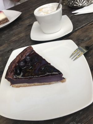 Blueberry cheesecake & cappuccino  at Viveg in Santiago