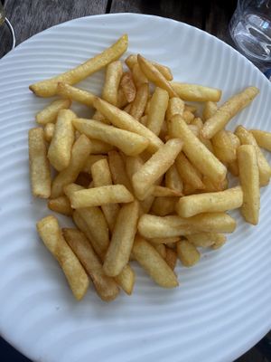 Pommes  at La Salamandre in Etretat