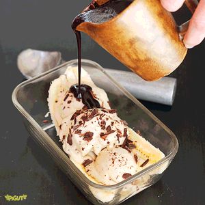 Learning decadent dessert recipes at Végétalise-toi in Paris