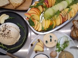 vegan cheese workshop at Végétalise-toi in Paris