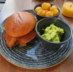 VBLT with avo and hash nuggets at The Flame Tree Cafe in Dundee