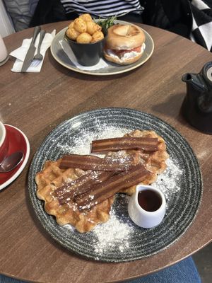 Vegan Bacon, waffles and syrup! #Veganuary at The Flame Tree Cafe in Dundee
