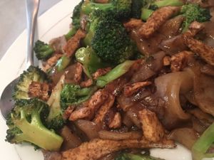 Pad see Ew, sweer and savory noodles at Thai Lotus in Salem