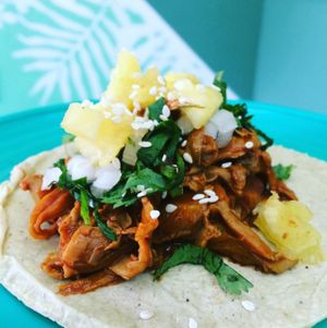 Setas al pastor es parte del menú de hoy, y no sólo es un platillo más es una delicia cocinada con mucho amor y dedicación para nuestro querido público. Si no le gusta no lo pague  at Veguisima in Mexico City