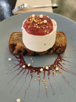 Banana bread and maple ice-cream #Veganuary at Veguisima in Mexico City