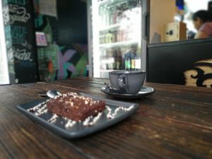 Brownie y café at Veguisima in Mexico City