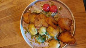 Oyster mushroom chops on young cabbage at Veganic in Krakow