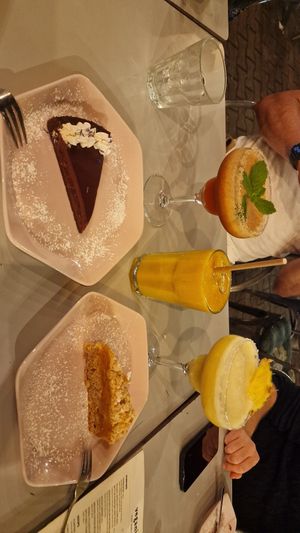 Apple with lavender, plum chocolate, piña colada, rasberrydrink and a smoothie at Veganic in Krakow