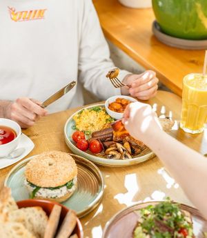 Sharing is caring at Veganic in Krakow