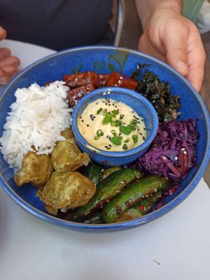 Buddha bowl at Veganic in Krakow
