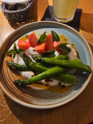 Asparagus appetizer at Veganic in Krakow