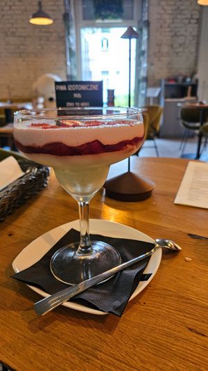 Strawberry and lime mousse at Veganic in Krakow