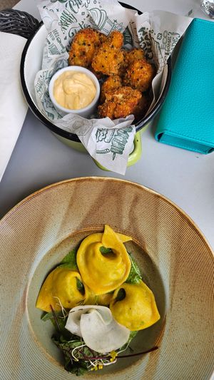 Cauliflower wings and ? at Veganic in Krakow