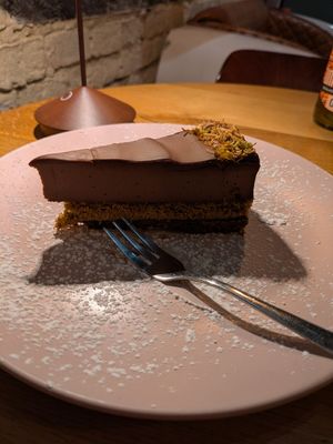 Dubai cheesecake at Veganic in Krakow
