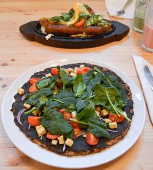 Pesto pizza at Git Bit in Oslo