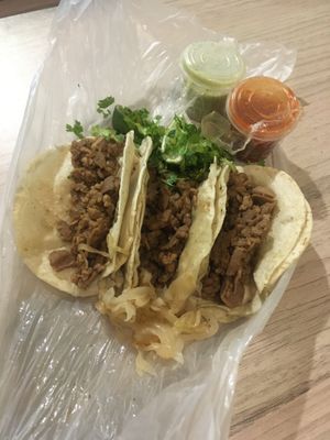 Tacos de bistec at Tomeiro in Leon