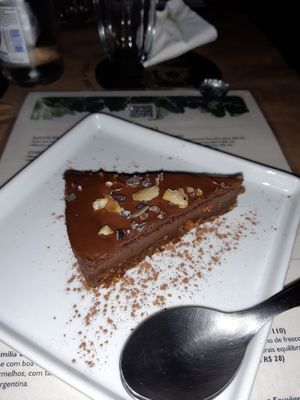 Torta de chocolate com frutas vermelhas at Casa Raw in Sao Paulo