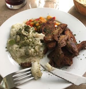 seitan and potatoes with peppers and legumes  at El Fogon Verde in Madrid