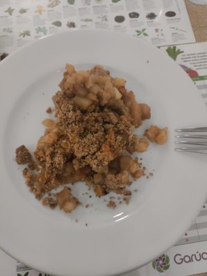 Pear crumble 🍐 at El Fogon Verde in Madrid