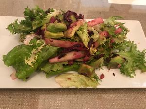 Avocado and beetroot salad at El Fogon Verde in Madrid