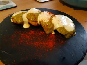 Starters / Mini arepas at Cookaluzka in Madrid