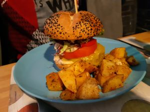 Main / Burger at Cookaluzka in Madrid