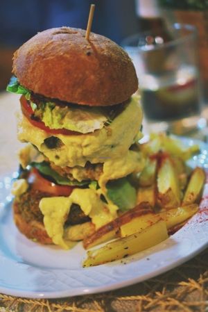 The Monster Burger at Cookaluzka in Madrid