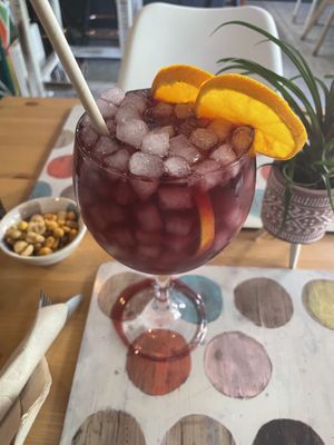 Tinto Yummmmm   at Cookaluzka in Madrid