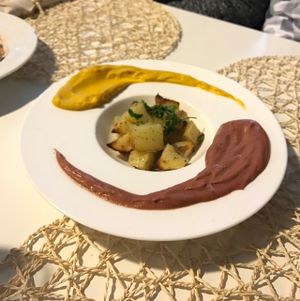 hummus  at Cookaluzka in Madrid