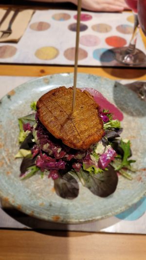 Plátano Burger at Cookaluzka in Madrid