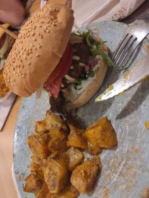 La Cook-A-Burger at Cookaluzka in Madrid