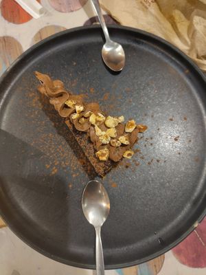 Tarta de chocolate con avellanas at Cookaluzka in Madrid