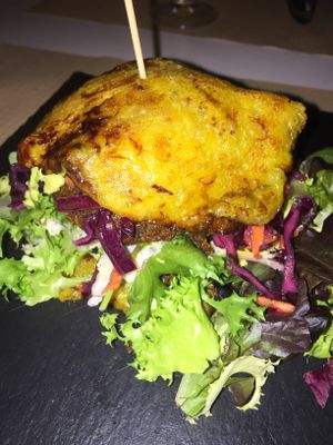 Pineapple Vegan Burger at Cookaluzka in Madrid