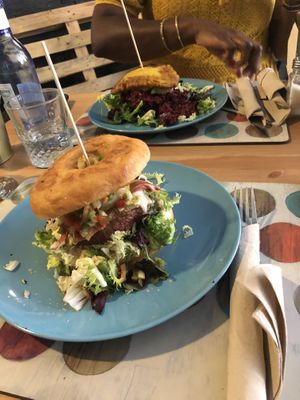 Majestuosa Burger at Cookaluzka in Madrid