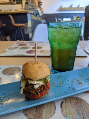 dot burger at Cookaluzka in Madrid