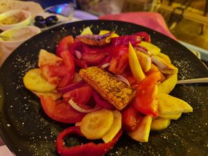 Mango salad with fresh vegetables at Mayka in Belgrade
