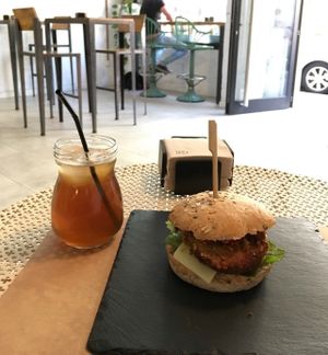Iced-tea and delicious burger (Todo Sabor, I believe it's called)! at Bioloco in Gran Canaria