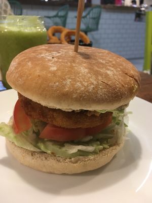 Crispy chicken burger with vegan aioli at Bioloco in Gran Canaria