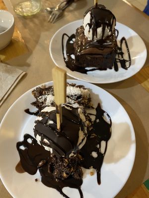 Nougat chocolat pie and brownie at Bioloco in Gran Canaria