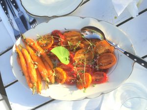 grilled carrots & tomatoes  at Hornuddens Tradgard in Straengnaes