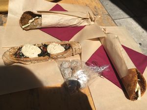 Vegan Lahmatzoun & Fatayer &Tzezerie at Feyrouz in Athens