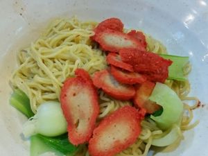 wanton noodle. looks plain but surprisingly tasty at Veggie King in Central Singapore