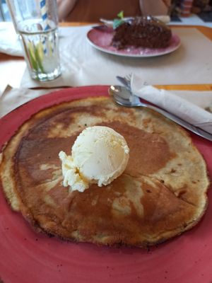 Vegan pancake with ice cream (and chocolate cake) at Earth Shop and Cafe in Carvoeiro