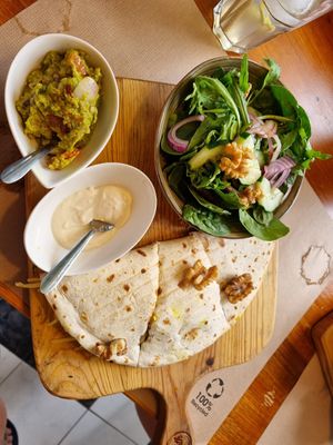 Vegan at Earth Shop and Cafe in Carvoeiro