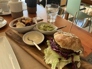 burger at Earth Shop and Cafe in Carvoeiro
