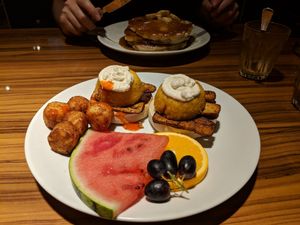 Vegan "Eggs" Benedict at The Diner - Strand in London