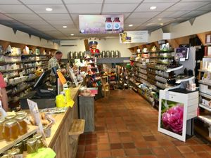 Entrance part with counter at Puur Natuurlijk in Vlaardingen