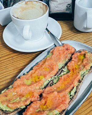 Tostada com Aguacate y Tomate  at Cecicafe in Fuerteventura